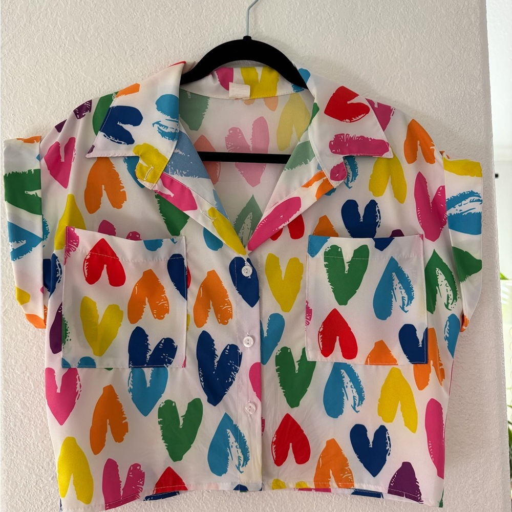 Colorful Heart Print Cropped Shirt